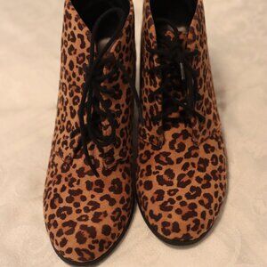 Y Not? Animal Print Ankle Boot Lace Up Size 8 Chunky Heel Man Made